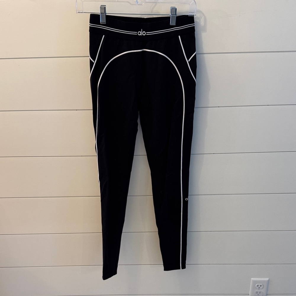 ALO Yoga Black Leggings with White Accents